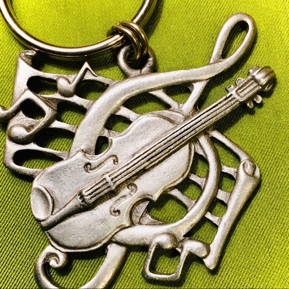 VINTAGE SPOONTIQUES MUSIC PEWTER KEYCHAIN 🎵🎻